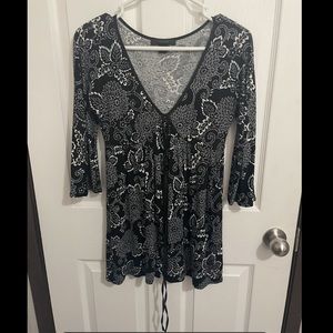 Flowered black and white top